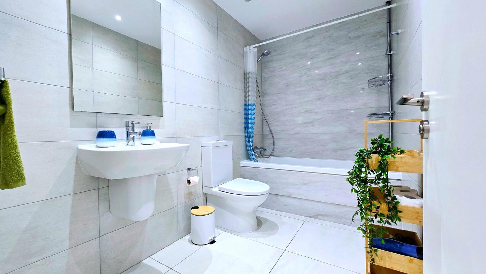 Apartment Css Coastal Smart Superior With Gym Spacious